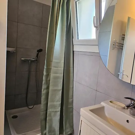 A 2 Pers Linge Maison Hyères